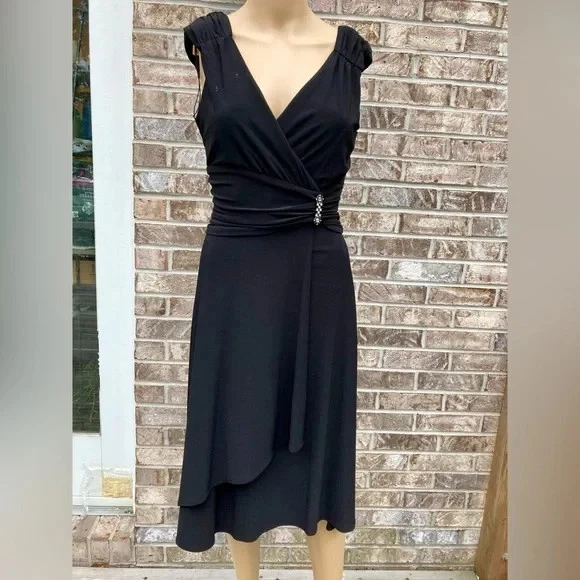 Vestido formal midi drapeado negro con estrás para mujer talla 8 Foto 3 de 4
