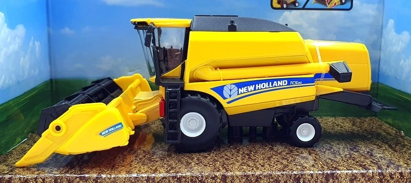Burago 18cm long 18-31721 - New Holland TCS.90 Combine Harvester - Yellow - Image 3 of 4