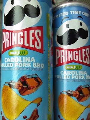 2 NEW PRINGLES CAROLINA PULLED PORK BBQ FLAVOR POTATO  CHIPS 5.5 OZ 158g CAN