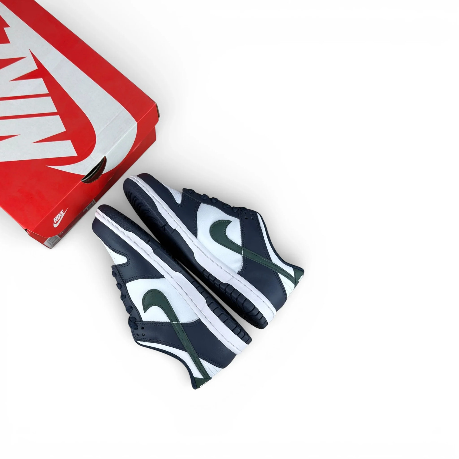 Nike Dunk Low Obsidian Vintage Green (GS) EU 36.5 image 3