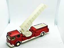 TOOTSIETOY Aerial Ladder Fire Truck Nice W/Ladder