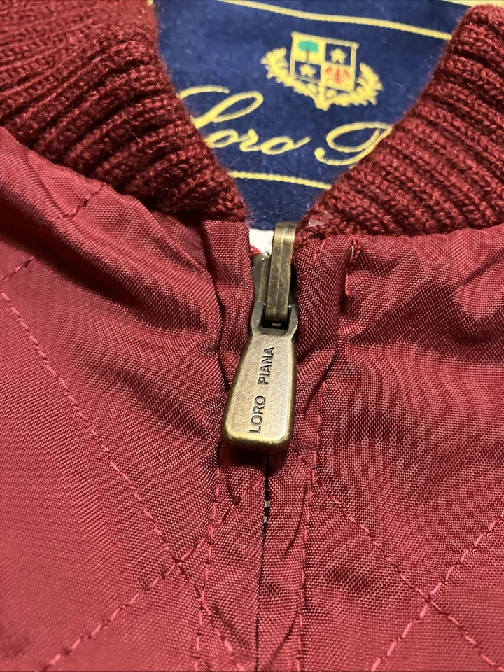 Chaleco acolchado con cremallera completa forrado de cachemir rojo Loro Piana para hombre M Foto 2 de 4