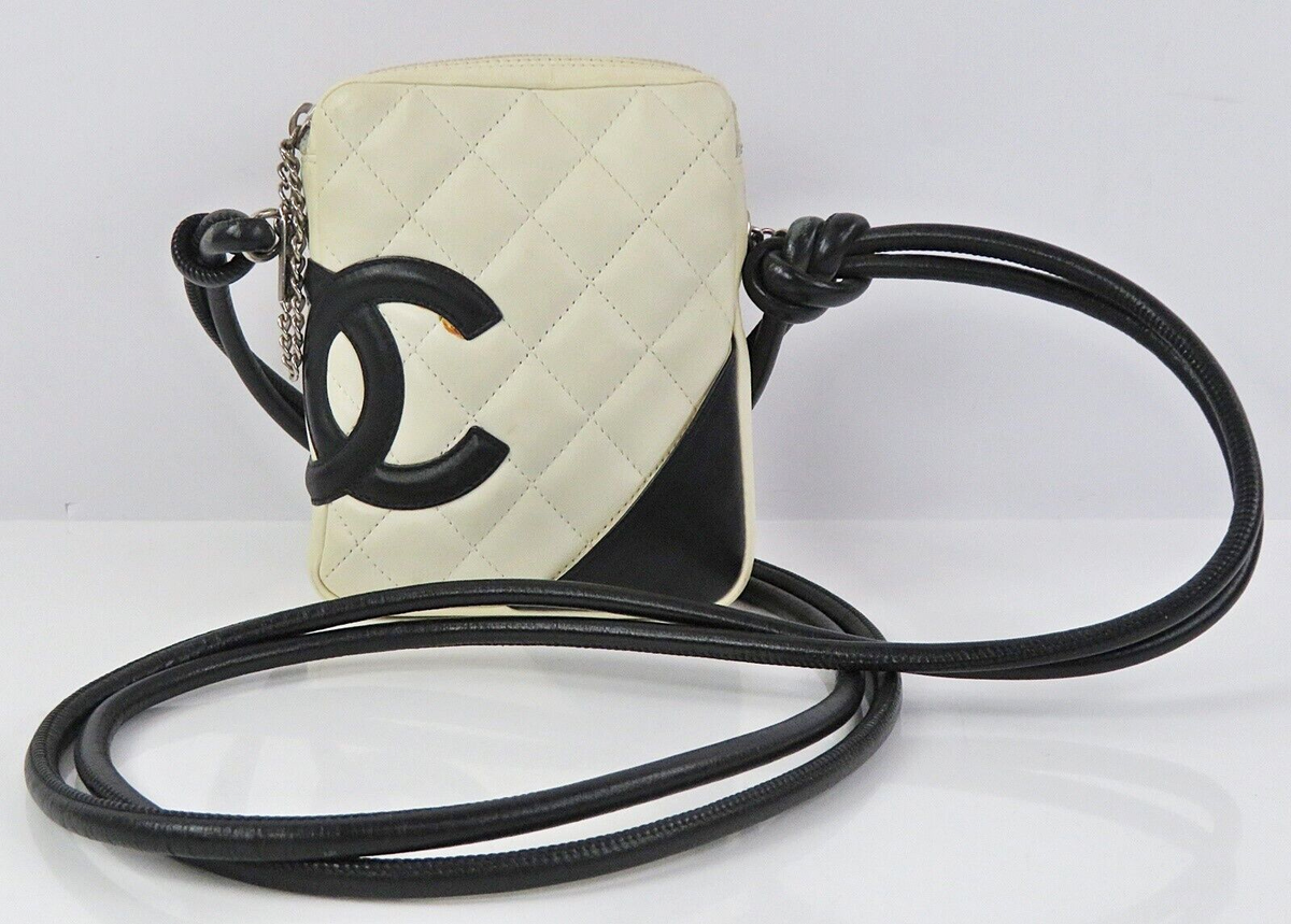 まるまる　CHANEL Auth CHANEL Off-White Cambon Line Quilted Leather Crossbody Bag