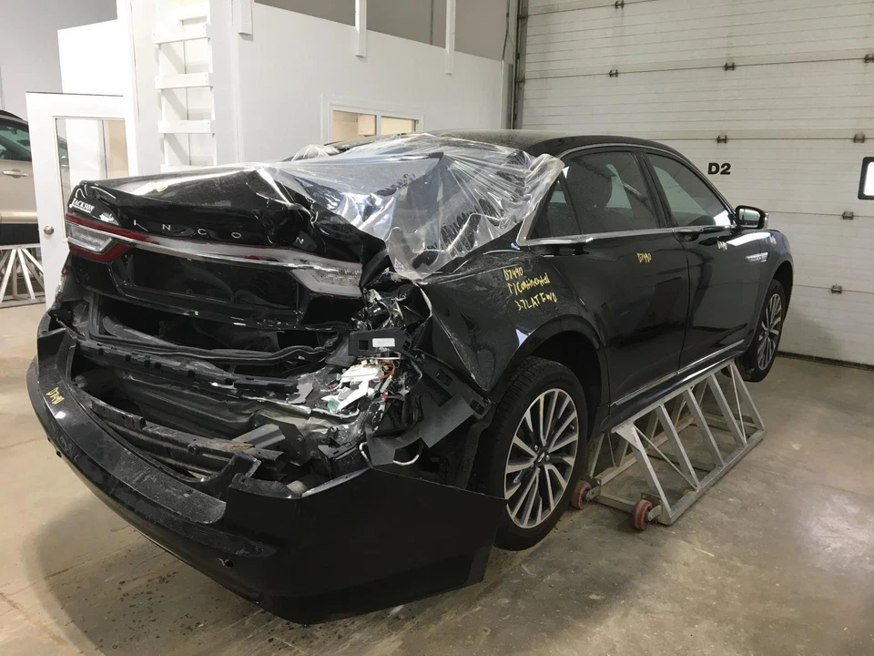 Conjunto de bomba y motor ABS usado se adapta a: Lincoln Continental 2017 montaje sin ada Foto 3 de 4