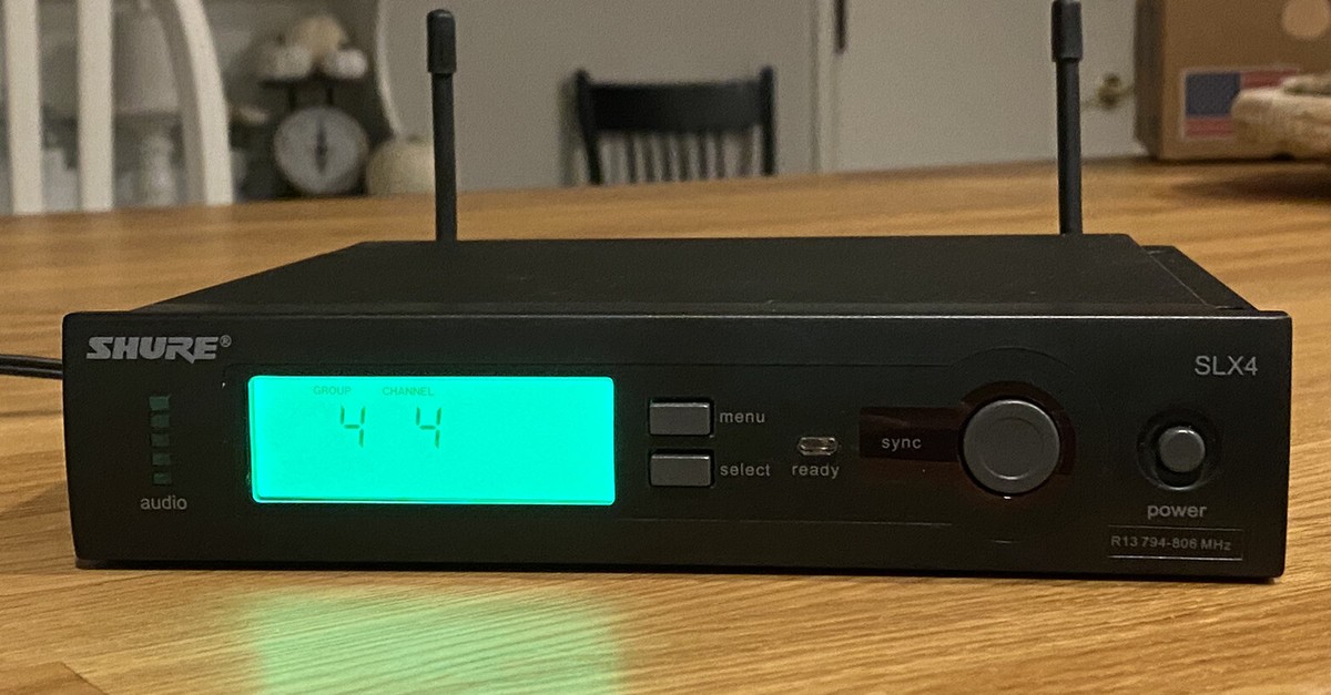 Shure SLX4 Wireless Receiver - R13 794 - 806 MHz - Working Great Shure SLX4 Wireless Receiver - R13 794 - 806 MHz - Working Great