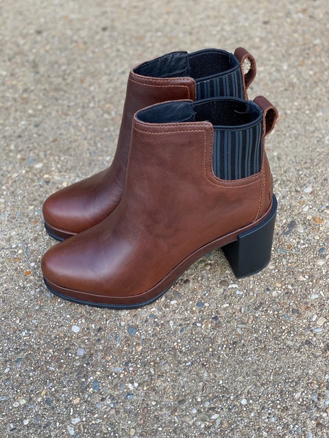 sorel women's margo chelsea booties