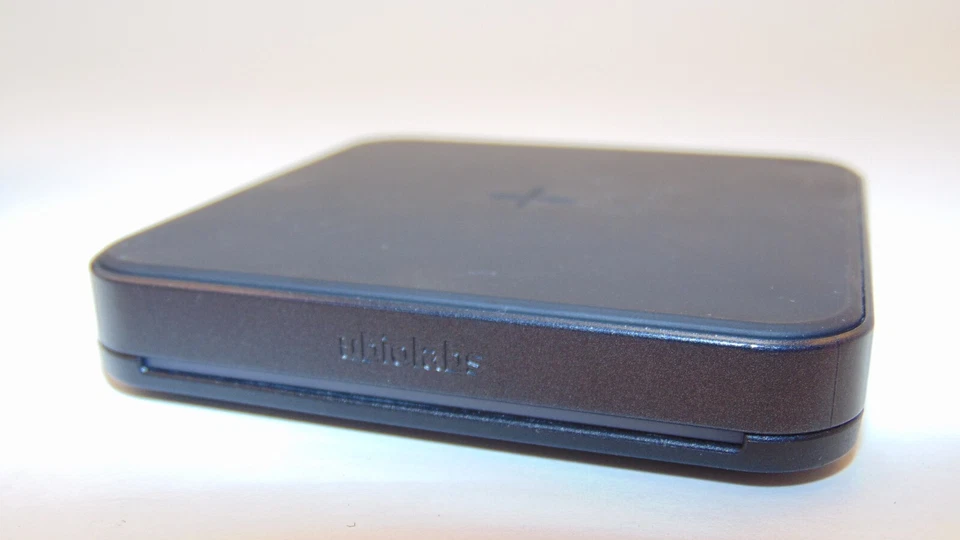 Ubiolabs 无线充电板 带交流适配器 15W 电源 - AWC1098 CHG1088 — 第 2/4 张图片