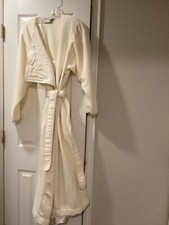 Oscar de la Renta nightgown and robe