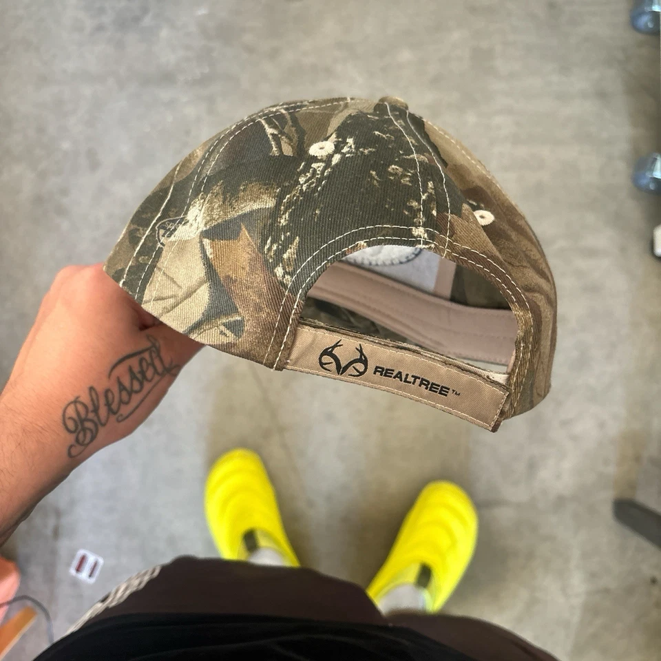 Sombrero camuflaje árbol real FUCT Foto 2 de 3