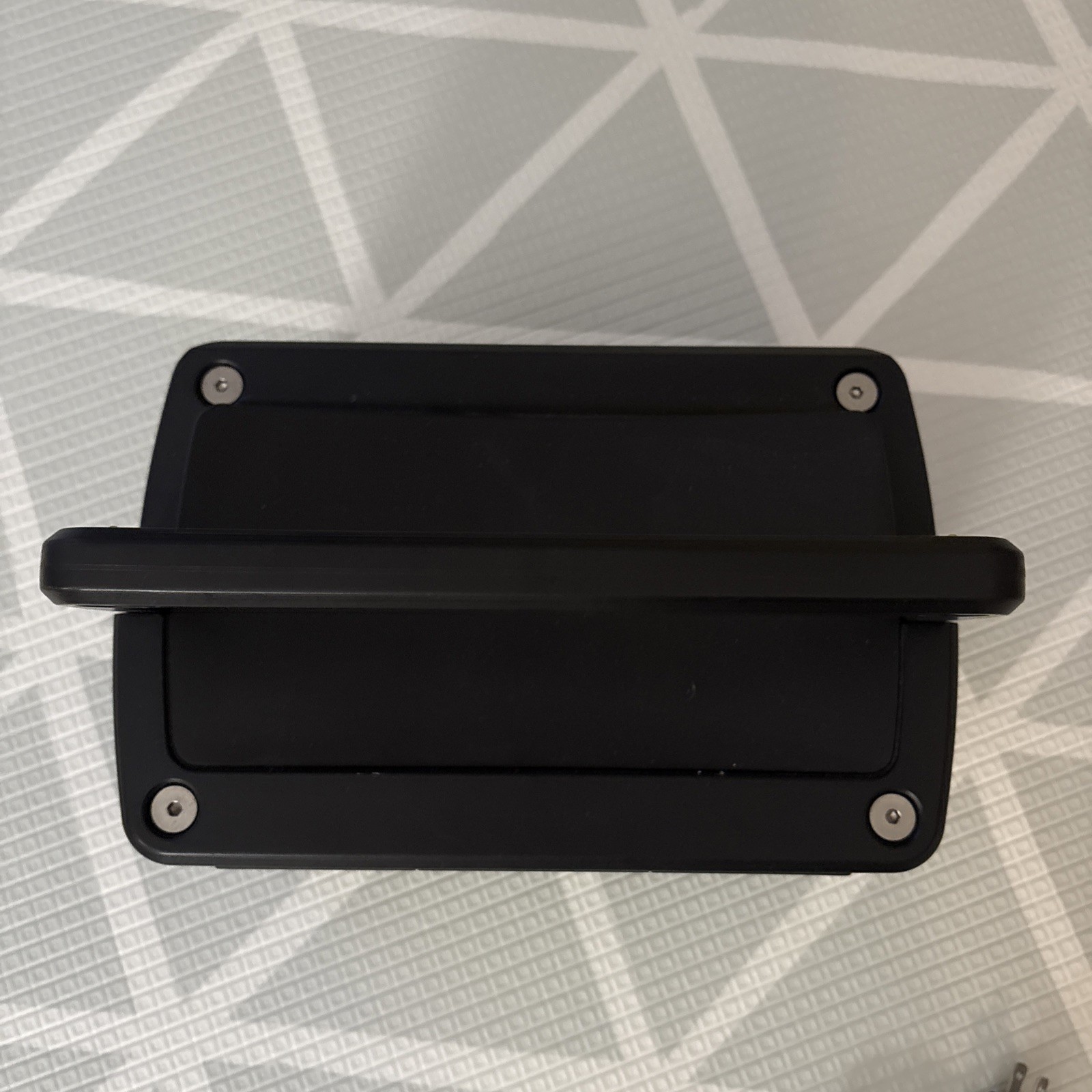 MINT Goal Zero Yeti 400 kit - Lithium Portable Power bank with 2 power supplies