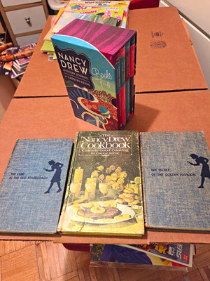 Nancy Drew Mystery Stories Books 1-4 Box Set by Carolyn Keene+Cook Book &2 Vintg