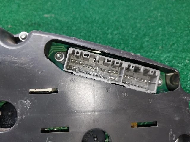 2005 Chrysler 300C Instrument Clusters 56044943AF - Image 4 of 4