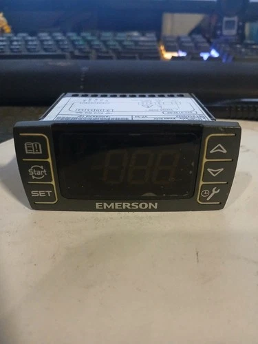 Dixell XC10CX-4P01G Emerson refrigeration control XC10CX 4P01G v7.3d