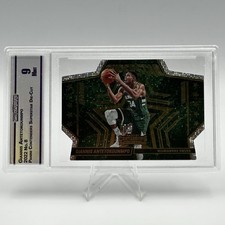 Giannis Antetokounmpo 2022 Contenders Superstar Die Cut #8 Graded 9 Crown Bucks