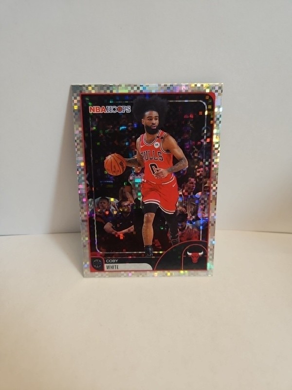2025-26 NBA Hoops Coby White #65 Light Burst Parallel Chicago Bulls