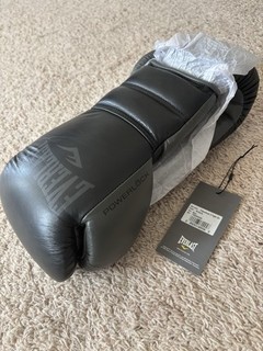 Everlast PowerLock2 Professional Fight Boxing Gloves Black/gray 8 Oz