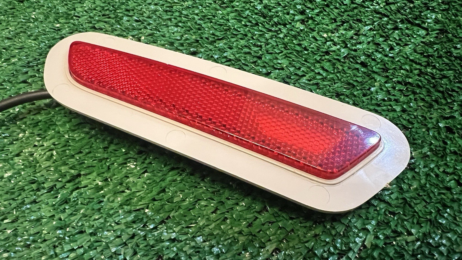 AUDI R8 REAR LEFT BUMPER SIDE MARKER LIGHT – OEM 4S0 945 128