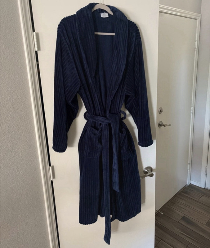 CVS Pharmacy Men’s Blue Solid Belted Tie Robe Shawl Collar Long Sleeve, One Size