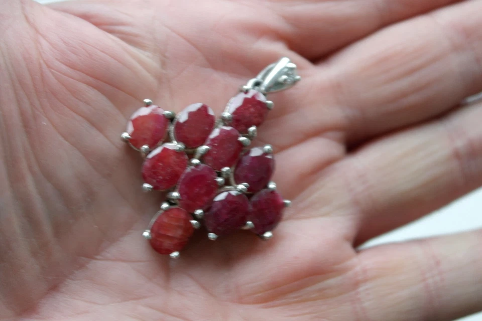 Magnífico Colgante de Plata 925 con 10 Rubí Facetado 4,5 x 3,5 de Ancho en Caja de Regalo  Foto 3 de 4