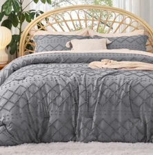 Bedsure Queen Comforter Set - Boho Tufted Shabby Grey Comforter & 2 Pillow Shams