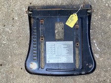 SEAT BASE JOHN DEERE LA130