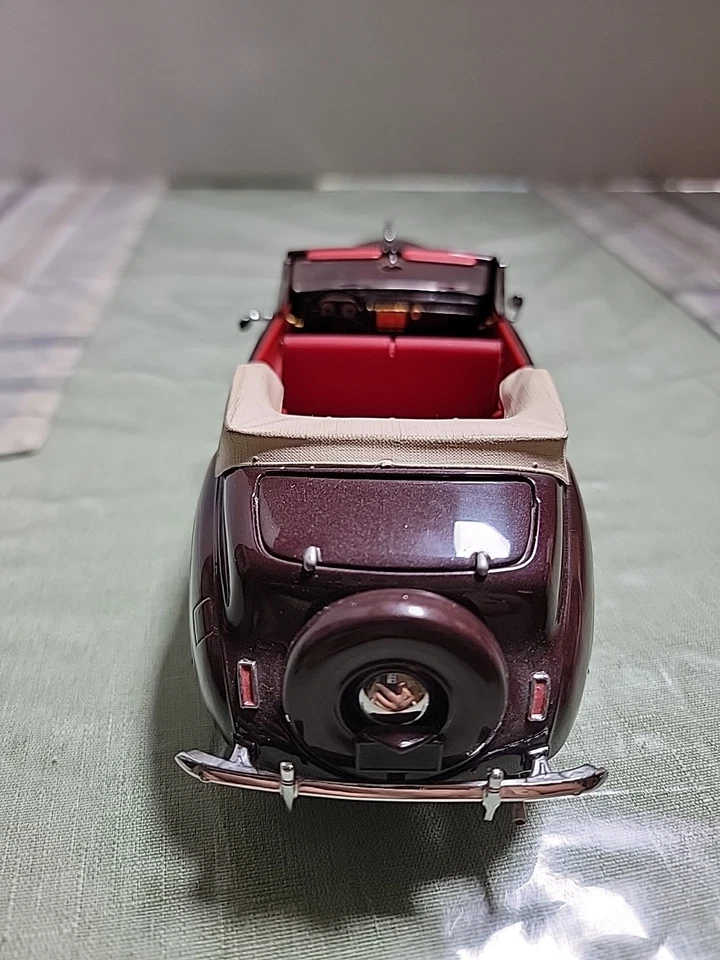 1941 Lincoln Convertible Franklin Mint 1:24 Die Cast, missing mirrors - Image 3 of 4