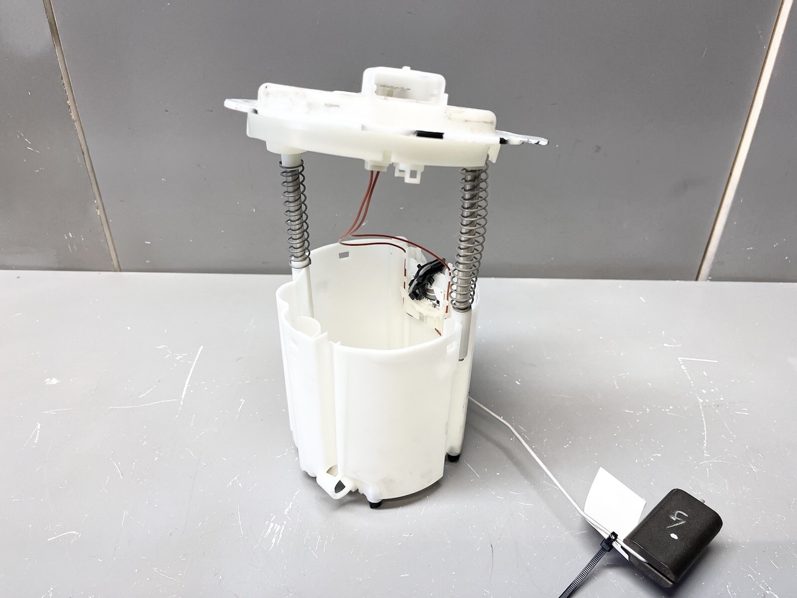 ⭐️2014-2020 MASERATI GHIBLI 3.0L FUEL GAS PUMP CONTROL MODULE UNIT OEM 670003733