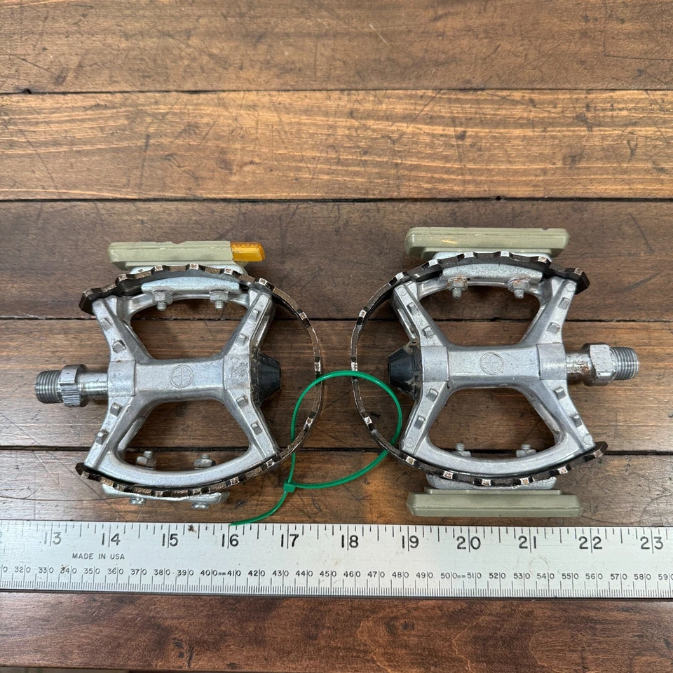 Pedales Mongoose ATB VP-747 9/16 pulgadas Old School BMX Bear Trap 3 piezas OG 80s A2 Foto 4 de 4