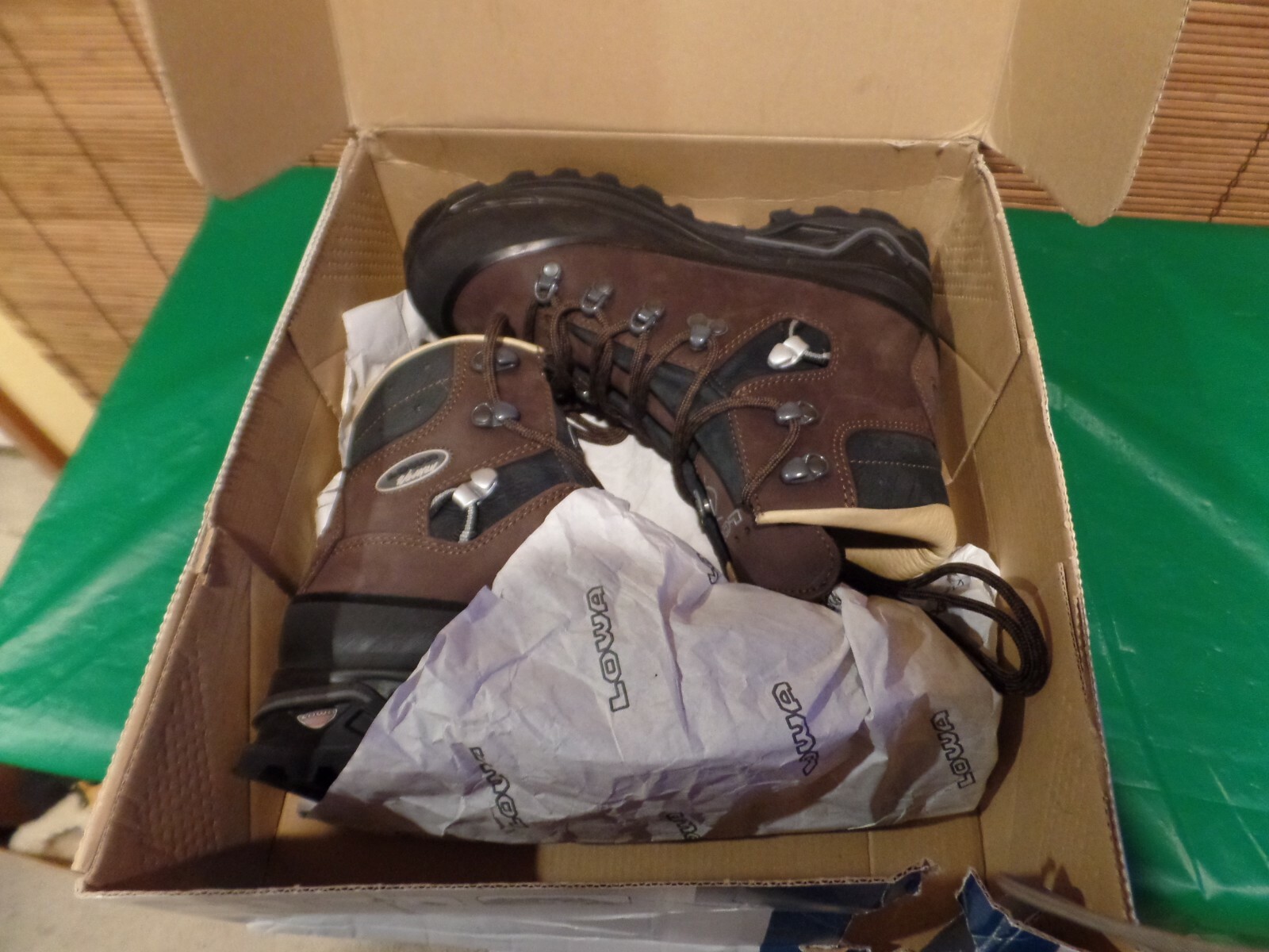 NEW Lowa Baffin Pro Womens Boot US Size 