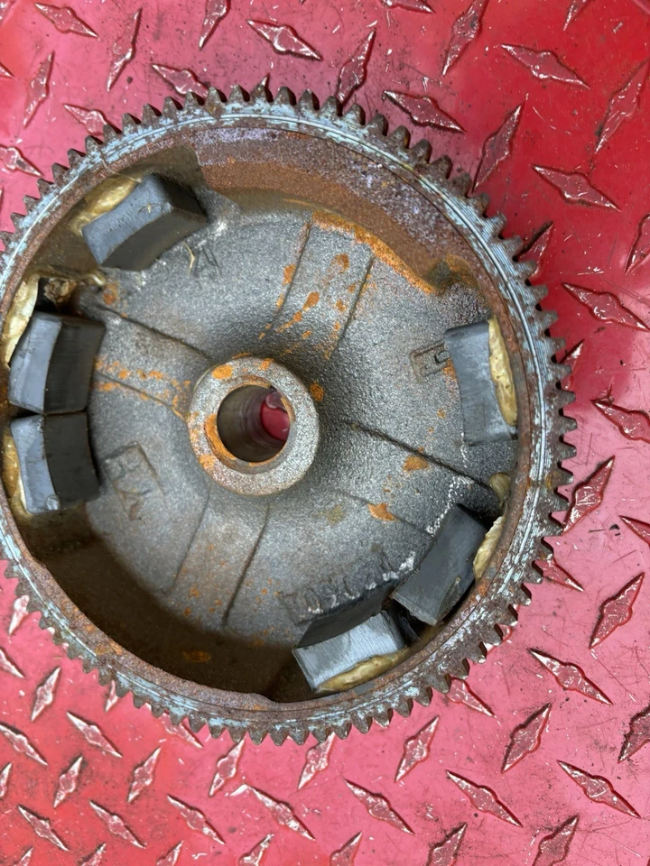 Poulan Pro PR627ES LCT 20817051 VOLANTE 6 IMANES LCT 208cc Foto 3 de 4