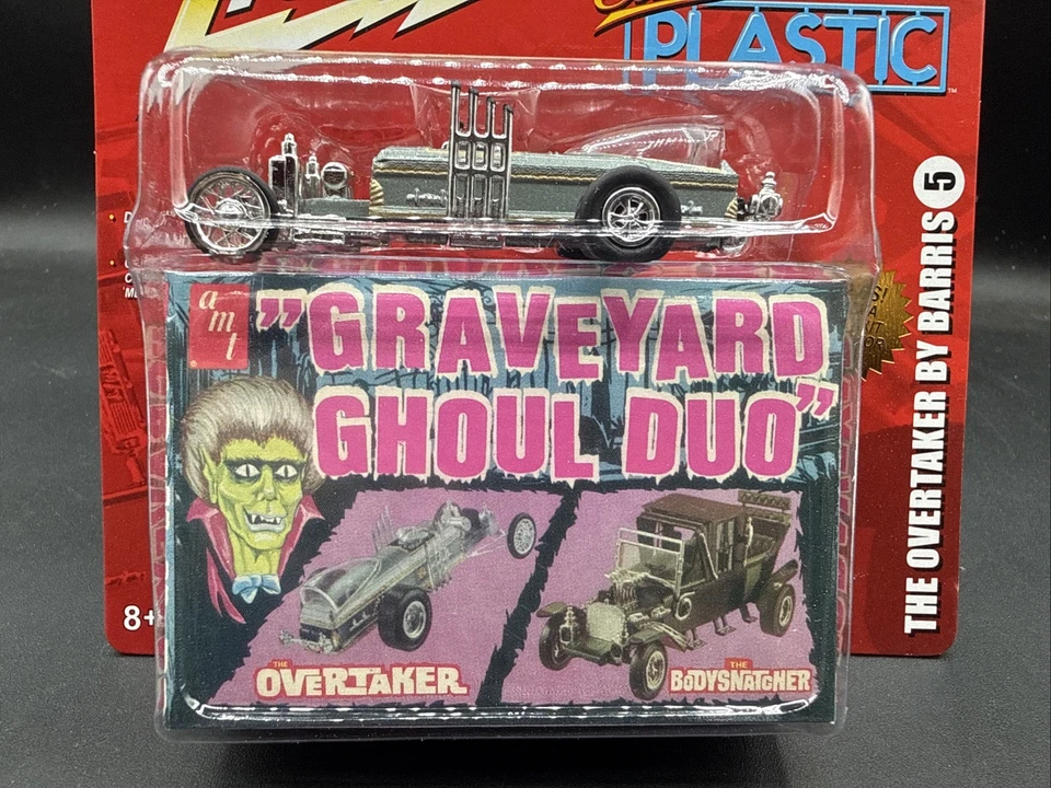 Johnny White Lightning Classic Plastic #5 The Overtaker by Barris Graveyard 2005 Foto 2 de 4