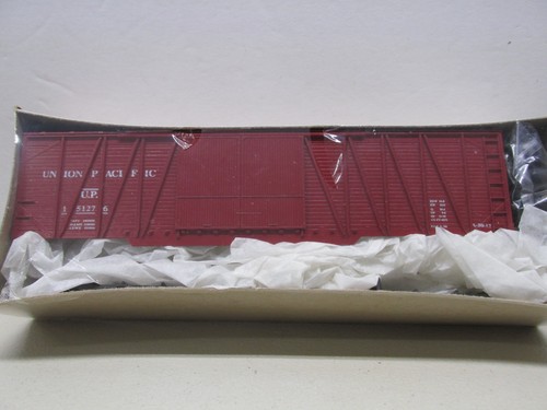ROUNDHOUSE~ UNION PACIFIC 50' BOX CAR # 151276~ KIT~ ESCALA HO | Zustand: New