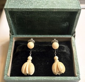 Estate Sale GUMP's Handcarved Pikake Hawaiian Clipon Earrings RARE STYLE
