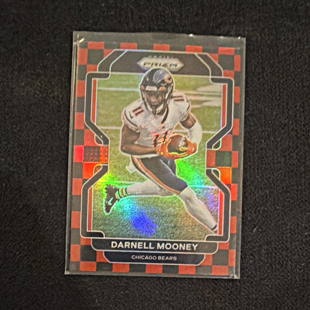 Panini 2021 Prizm Darnell Mooney Black & Red Checker Prizm #157 Bears