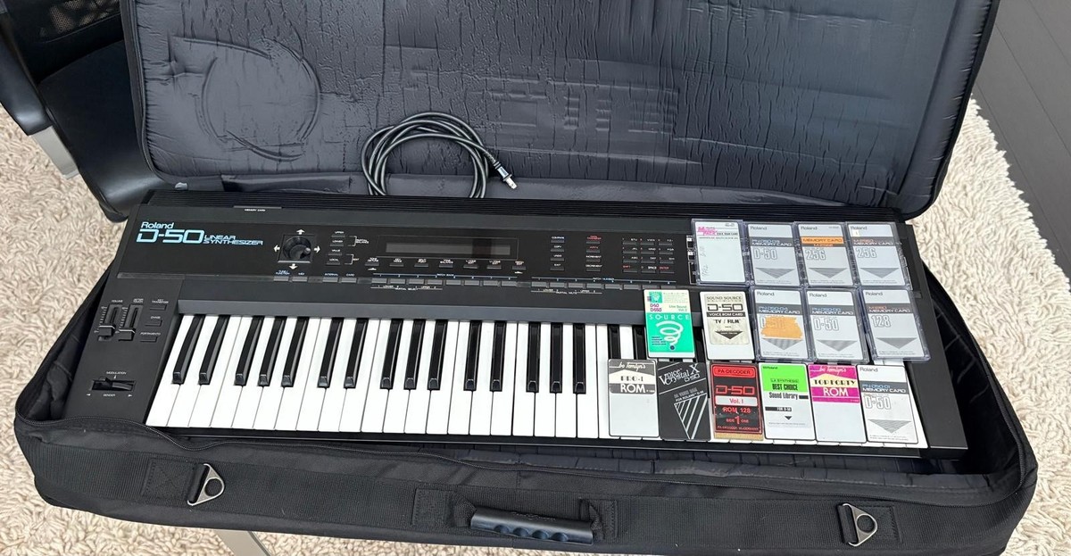 Roland D-50 Linear Synthesizer with Soft Travel Case and 15 Memory