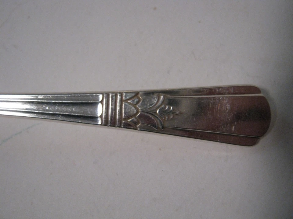 1939 International silverplate " Court " Set of Ice Cream Spoons Set of 12 - Image 4 of 4