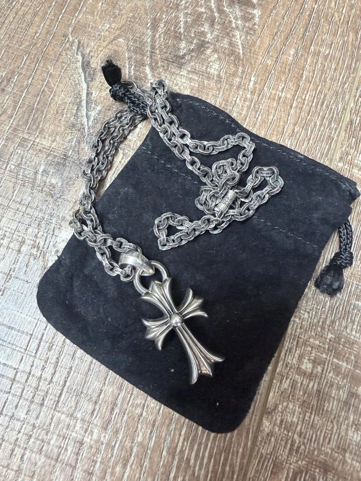 Collar Colgante Cruz Grande Corazones Cromo Plata Esterlina con Bolsa Original Foto 2 de 4