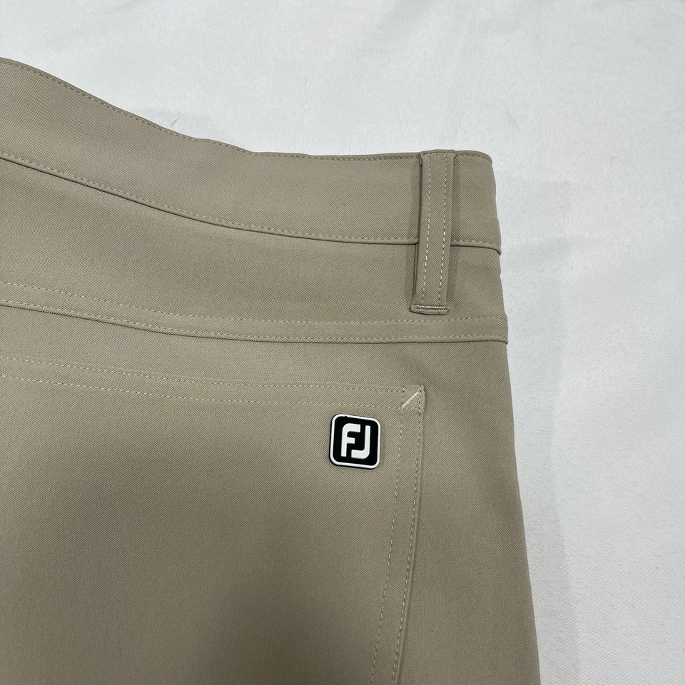 Pantalones FootJoy Beige Calce Atlético Golf Elastizados Rendimiento Poliéster Hombre’s 33x34 Foto 2 de 4