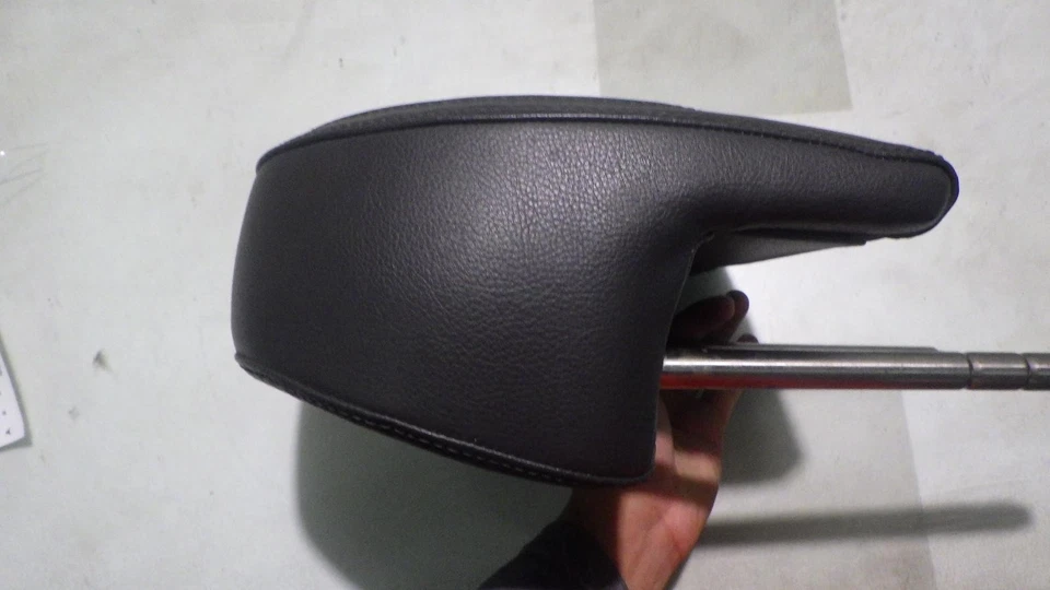 Encosto de cabeça 09 Volkswagen Golf GTI  - Imagem 4 de 4