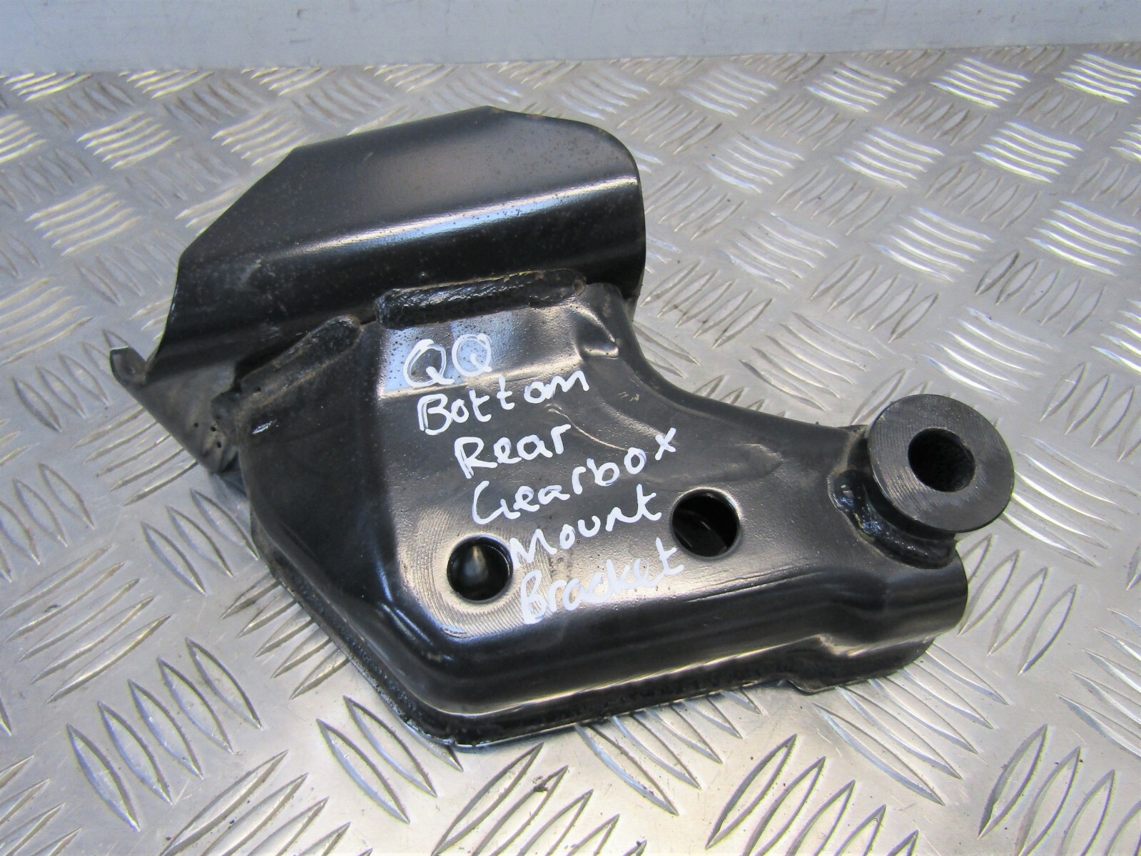 NISSAN QASHQAI J11 2014-17 BOTTOM REAR GEARBOX MOUNT BRACKET (1.5l 8v DCI)#2255V