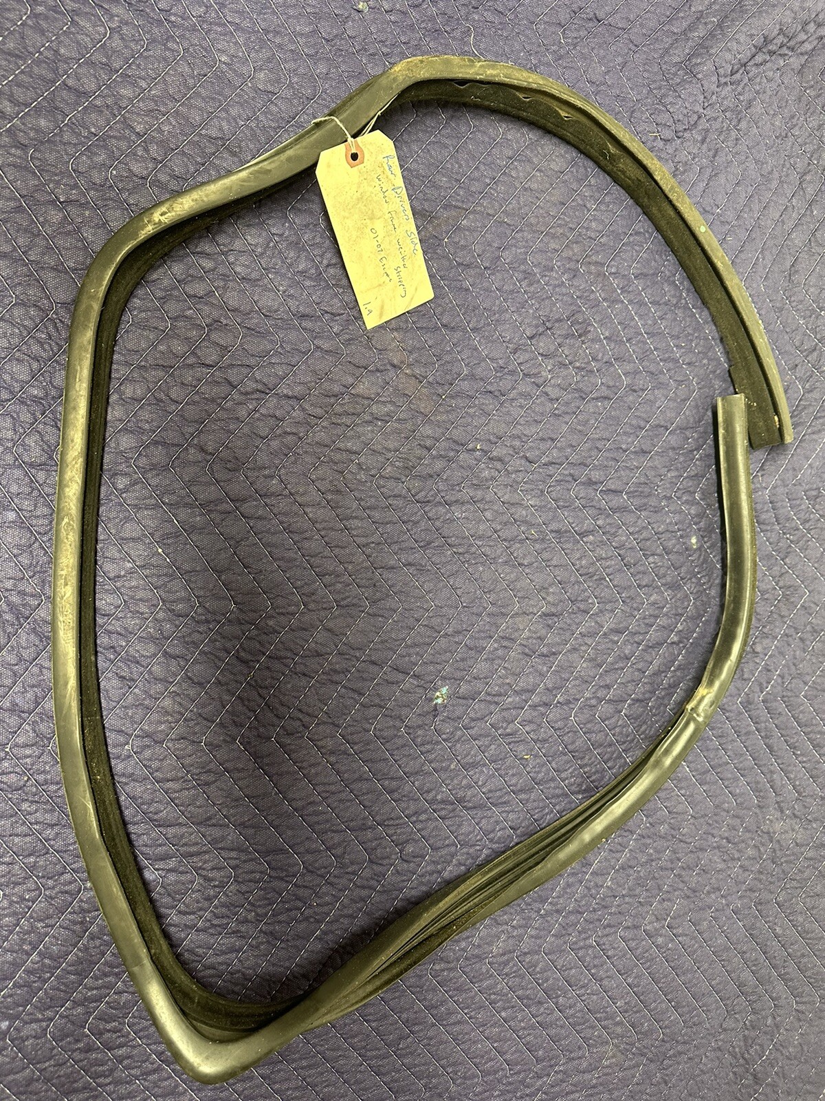 01-07 Escape Rear Driver Side Window Weather Stripping Seal Frame  