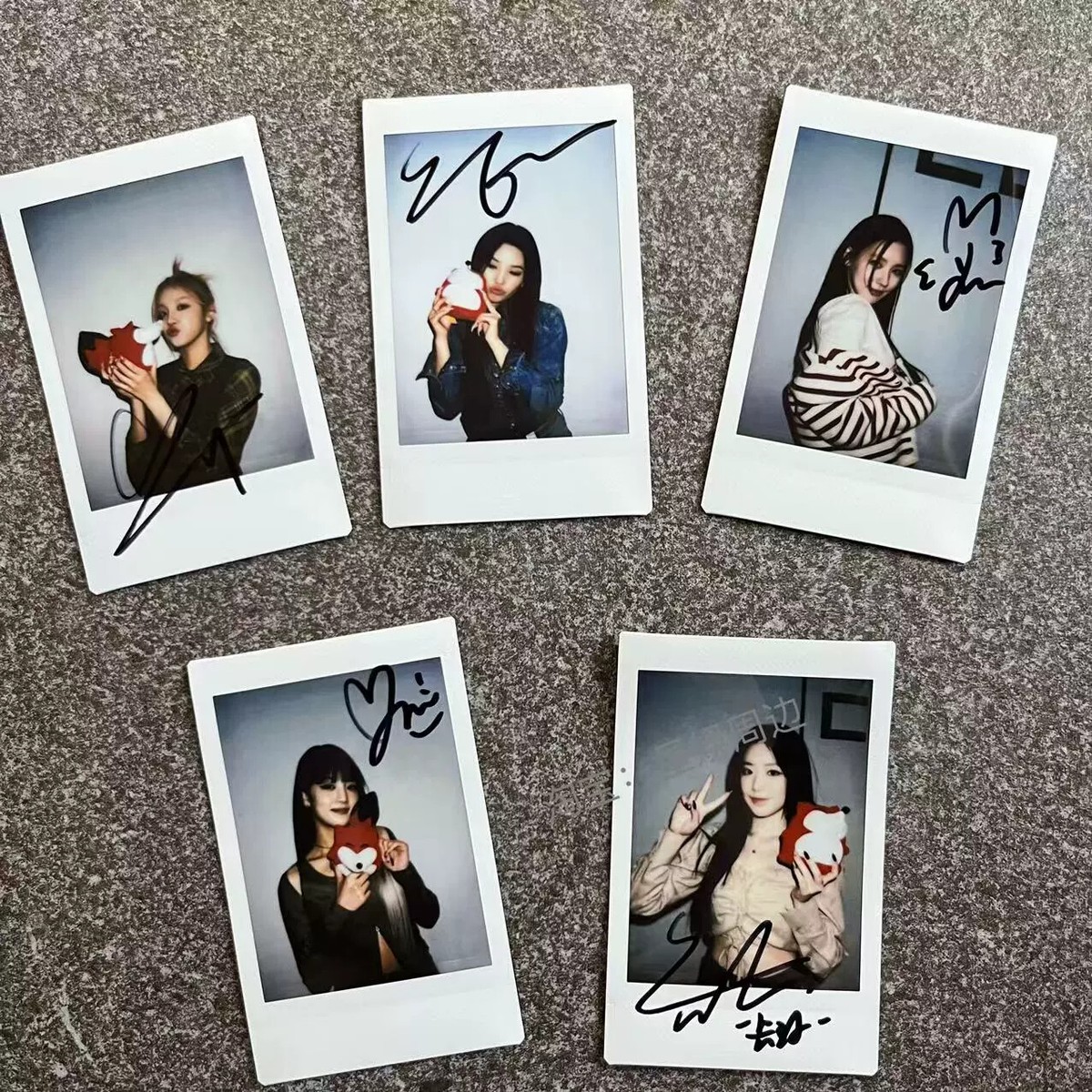 I-DLE ミヨン 直筆サイン入り ポラロイド 3 G)I-DLE ミヨン 直筆サイン入り ポラロイド 3
