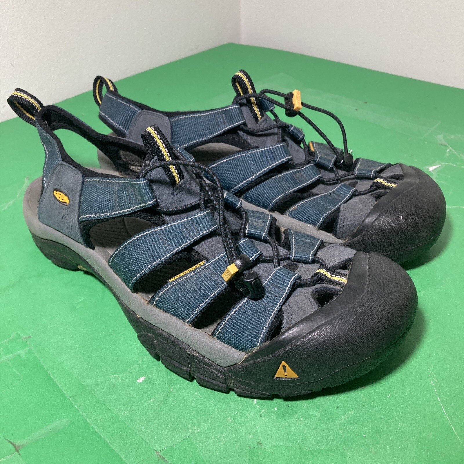 Sandali KEEN da uomo taglia 12 Newport H2 verde pescatore impermeabili punta chiusa 1001938