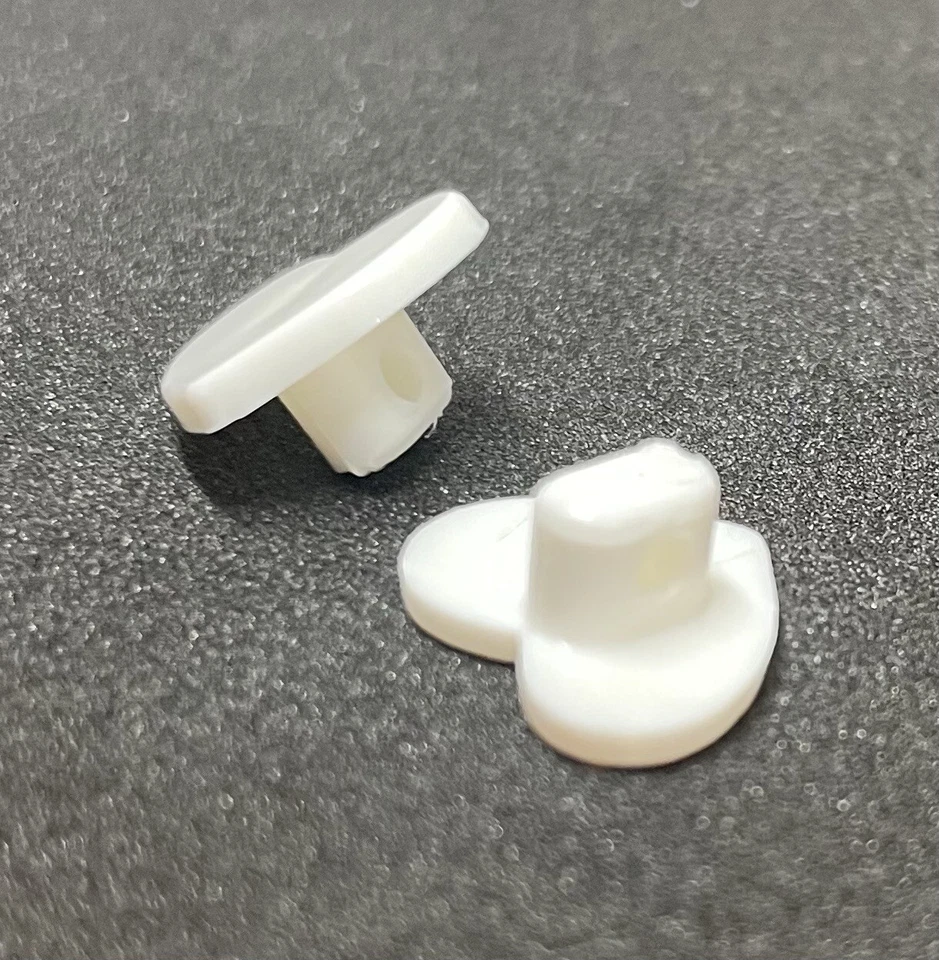 10pcs X 10mm White Heart Shape Shank Buttons - Image 3 of 4