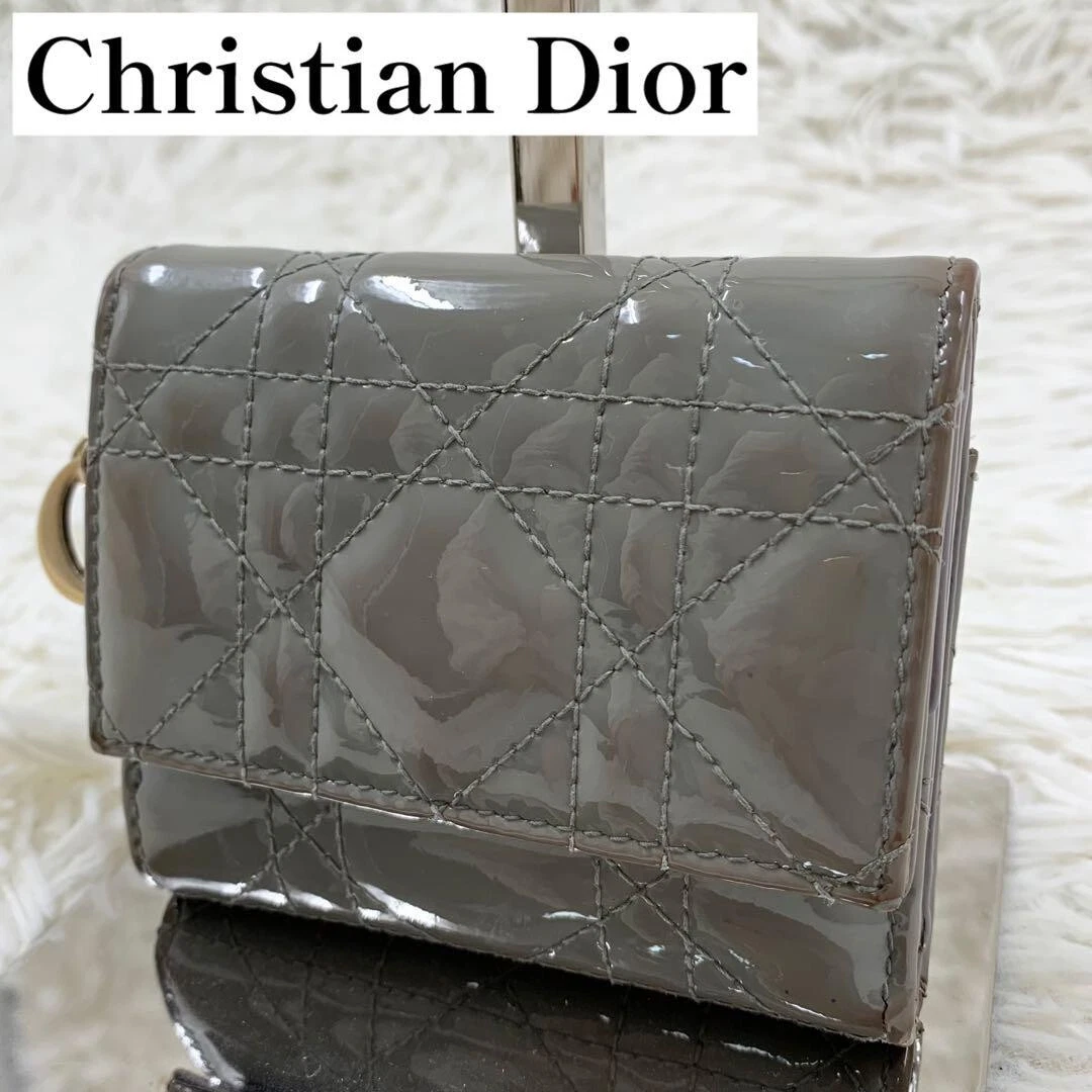 Portefeuille Christian Dior Lady Dior Cannage Lotus triple pli cuir verni gris de