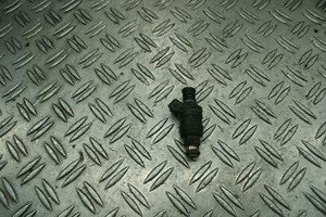 BMW E36 Cabrio 318i Einspritzdüse 1731357