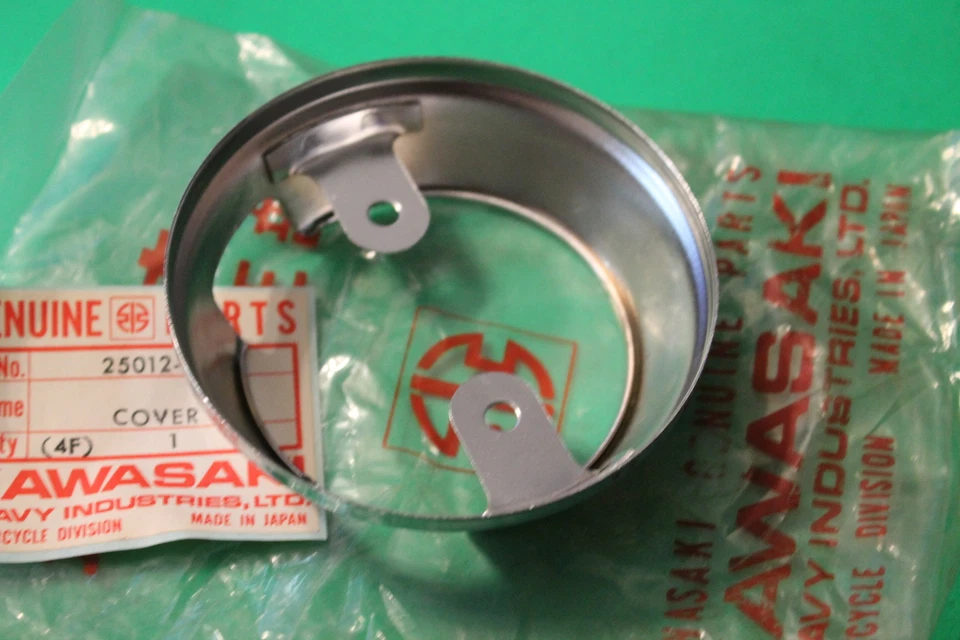 Cubierta metálica del velocímetro Kawasaki G4TR G5 1974-75 NUEVO EN STOCK 25012-016 Foto 4 de 4