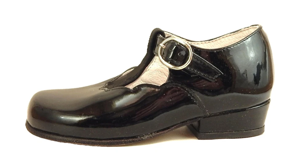 Vestido DE OSU -Espanha -Meninas Preto Couro Patente Sapatos Tira T -Europeu -Tamanho 7 - Imagem 3 de 4