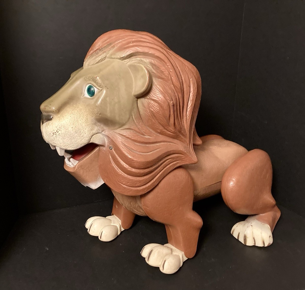 Irwin / Marvin Glass Associates 1963 Battery Operated “Dandy the