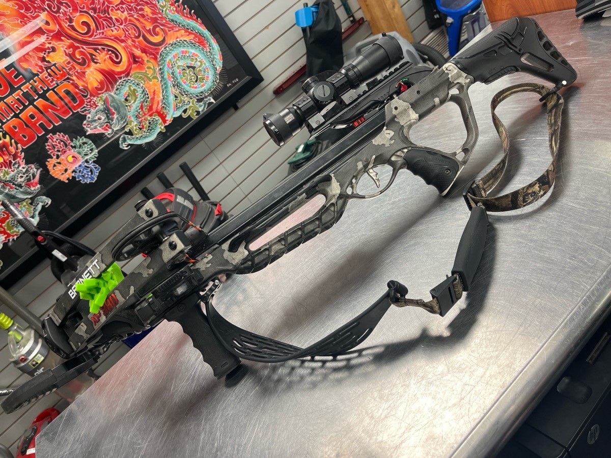 Used BARNETT ARCHERY XP380 Cross Bow Crossbow/Case (QUC026199)